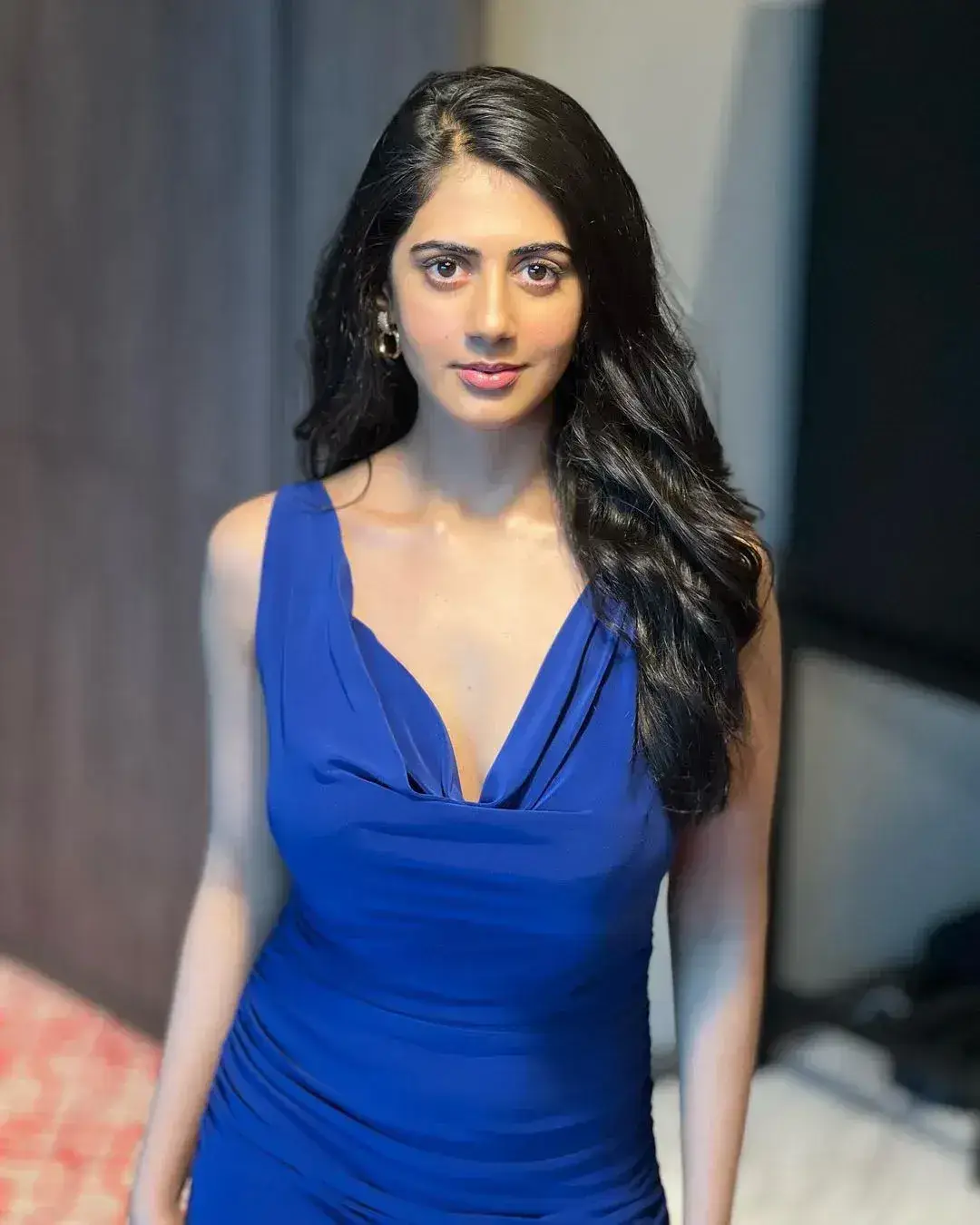 INDIAN ACTRESS GEHNA SIPPY PHOTOSHOOT IN BLUE DRESS 2
